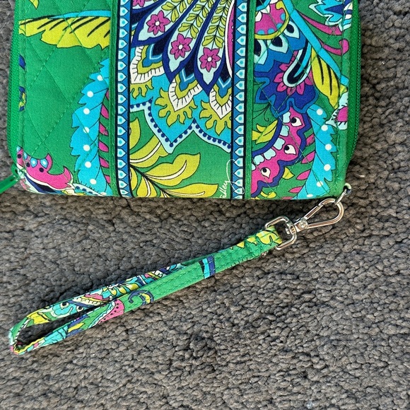 Vera Bradley Green Paisley Wristlet Wallet - Picture 4 of 4